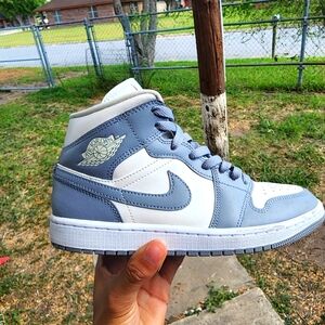 Air Jordan Nike 1 Size 8.5 (Women)